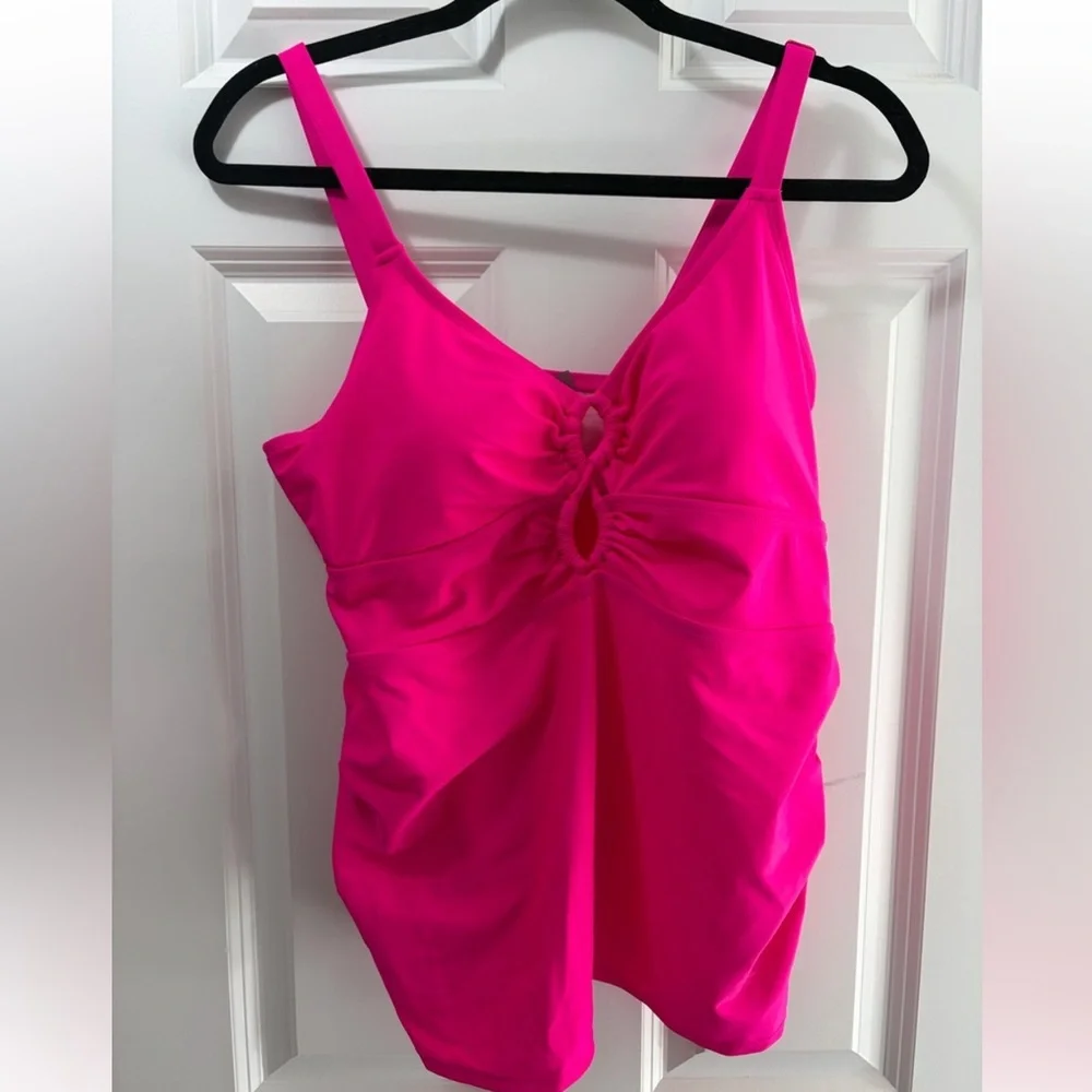 TORRID Bright Pink Cross-Back Ruched Tankini Top size 2 (2X, 18/20) NWT